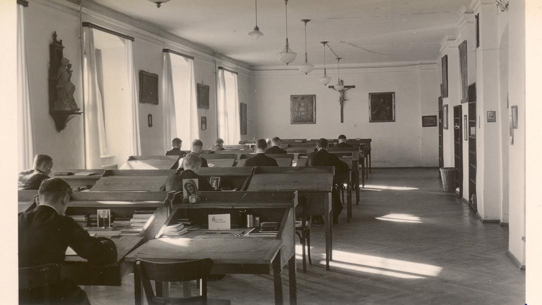 Blick in einen Studiersaal des Knabenseminars, Foto um 1925