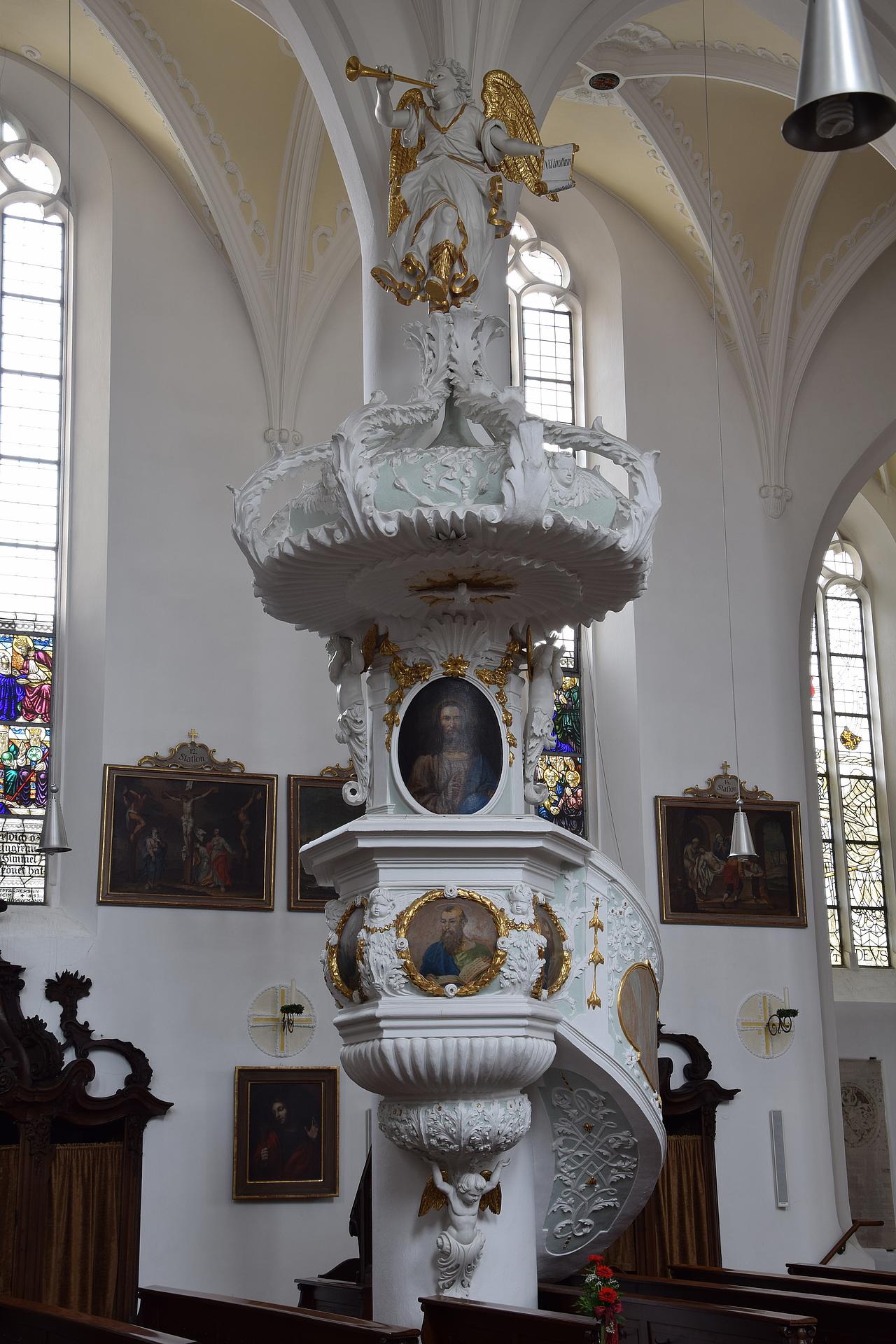 Kanzel Kirche Monheim pde-Foto: Emanuel Braun