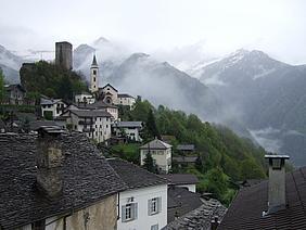 Das Foto von Christof Cebulla zeigt die Gemeinde Calanca in der Schweiz. Foto: Christof Cebulla