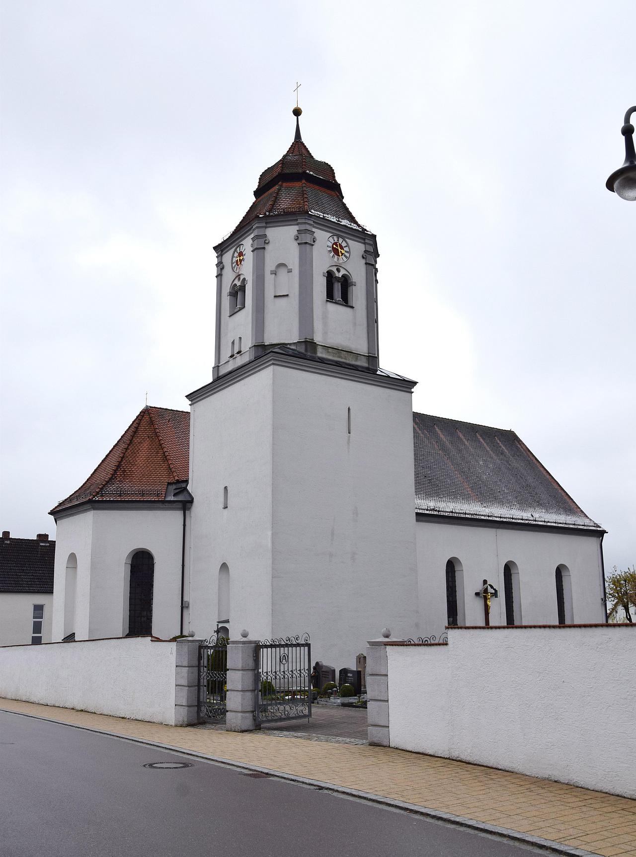 Pfarrkirche St. Ulrich Buchdorf. pde-Foto: Dr. Emanuel Braun 
